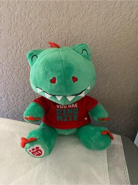 Build A Bear Dino Mite Dinosaur Small Plush Hearts XMAS colors stuffed toy